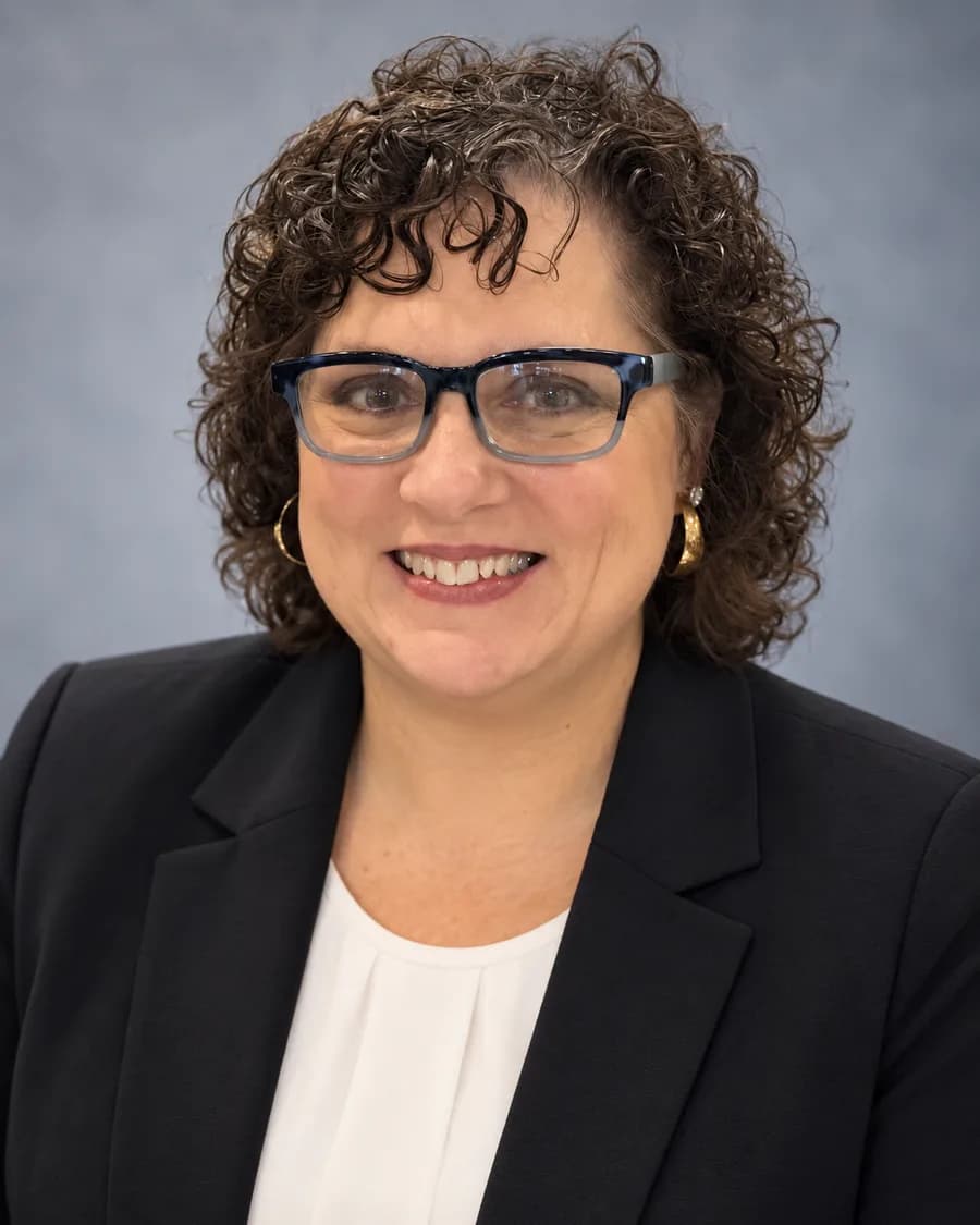 Annette Fortier, Broker